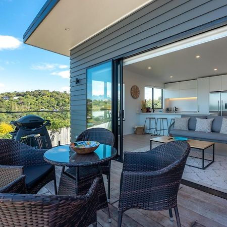Luna Cottage. Stunning Ocean Views On Waiheke Oneroa Екстериор снимка