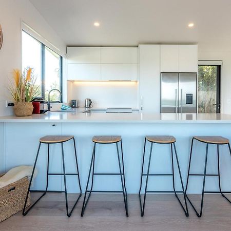 Luna Cottage. Stunning Ocean Views On Waiheke Oneroa Екстериор снимка