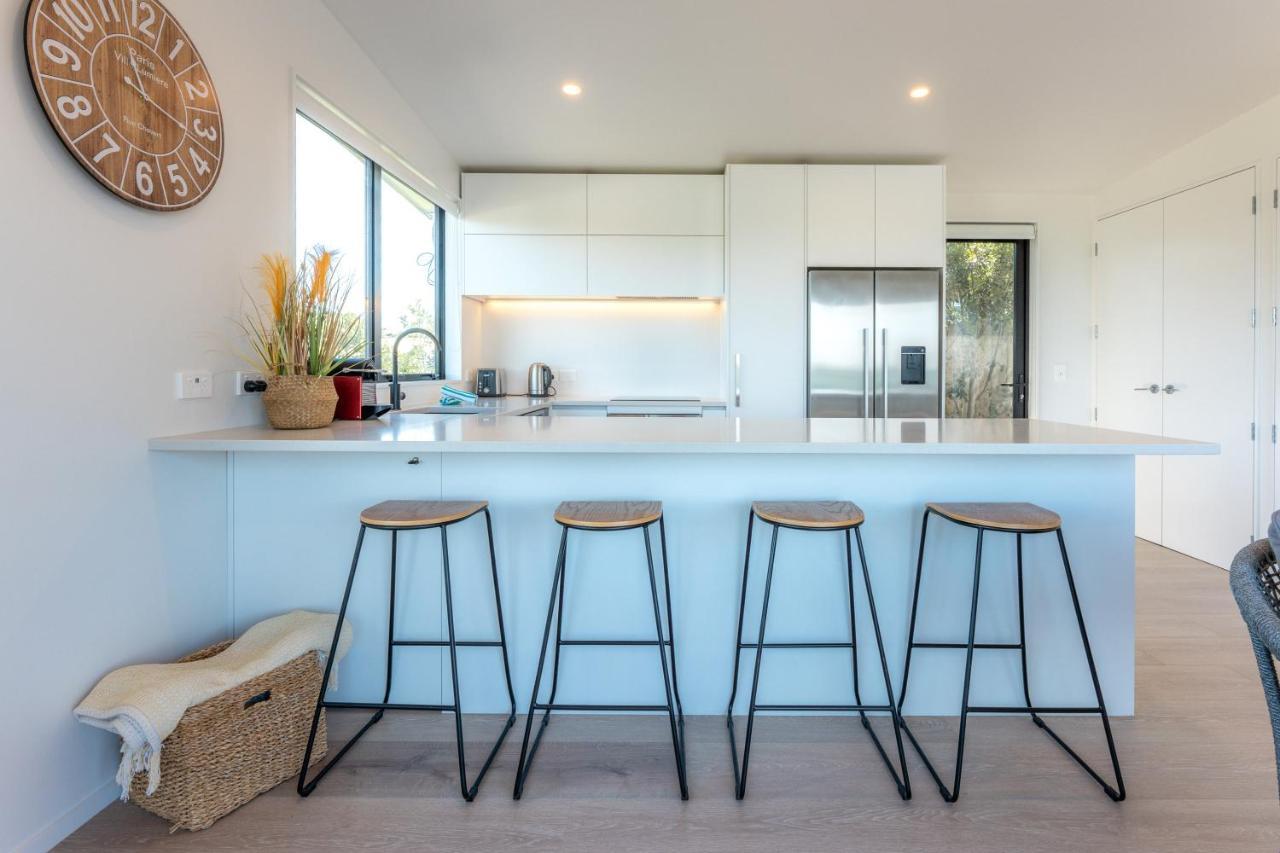 Luna Cottage. Stunning Ocean Views On Waiheke Oneroa Екстериор снимка