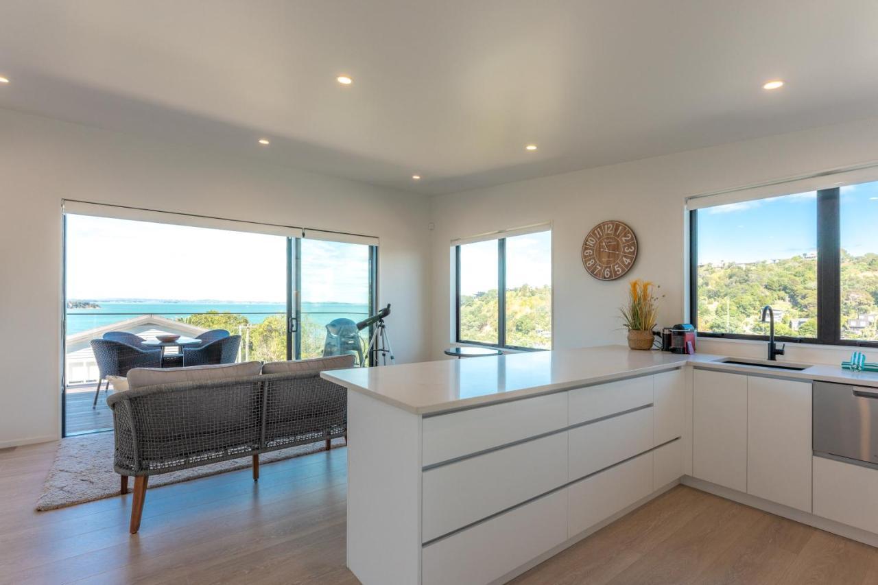 Luna Cottage. Stunning Ocean Views On Waiheke Oneroa Екстериор снимка
