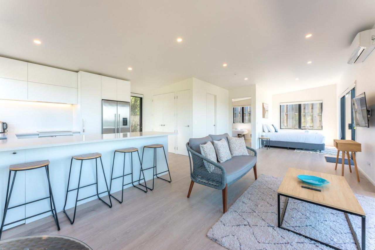 Luna Cottage. Stunning Ocean Views On Waiheke Oneroa Екстериор снимка